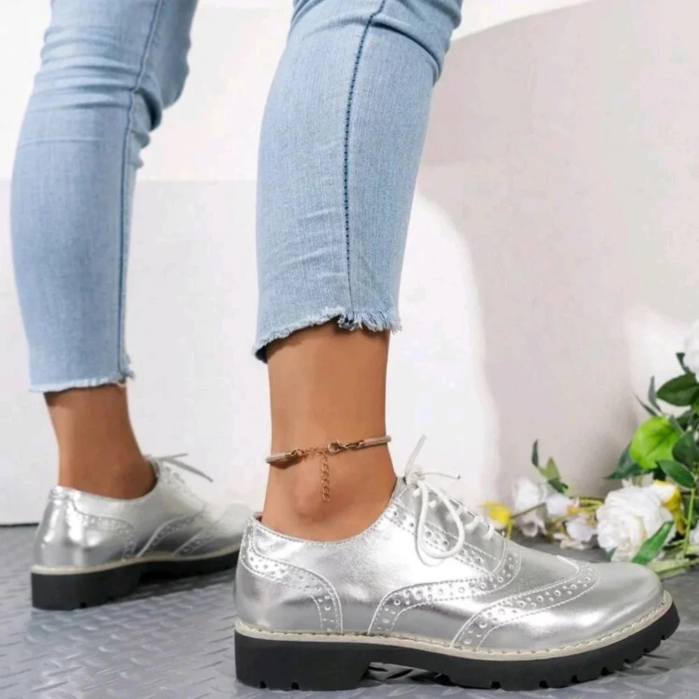 Women's Silver Lace-Up Comfortable Flat Oxfords, Classic Round Toe Brogues - Picture 6 of 8